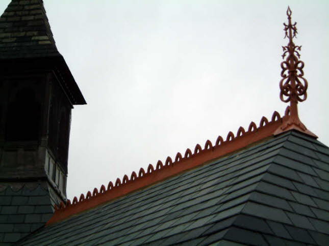 The ridge finials, the paint colour is the same as the original colour.